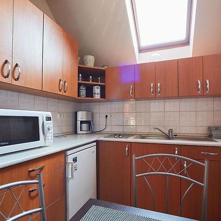 Lujza Apartman Goedoello Apartment Exterior foto