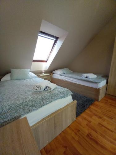 Lujza Apartman Goedoello Apartment Exterior foto