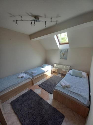 Lujza Apartman Goedoello Apartment Exterior foto